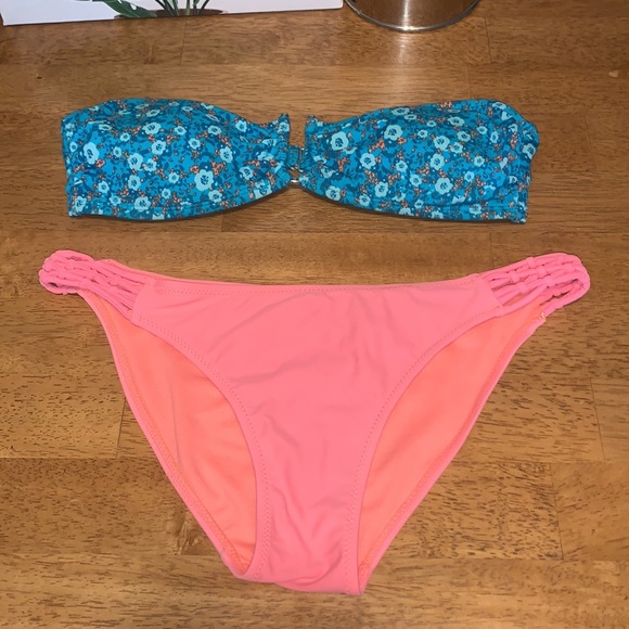 🌻5/$15Kirra Sz Large strapless bikini top and Rue Bleu Sz Large contrasting bo… - Picture 2 of 9